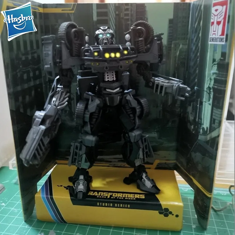 

【IN STOCK】Hasbro Transformable toys Studio Series Buzzworthy Bumblebee SS-96BB Ratchet Action Figure Robot Toy Gift Hobbie