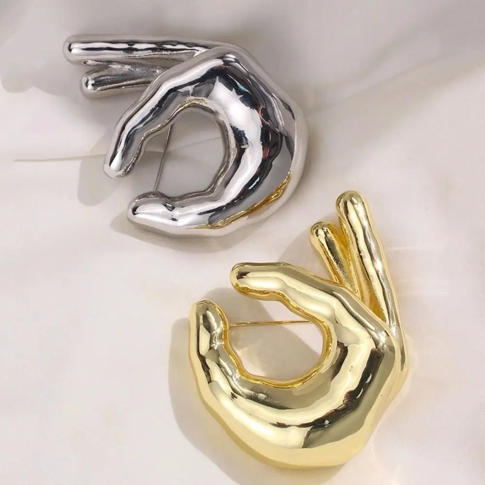 Unique Alloy OK Gesture Brooch Minority Design Jewelry Accessories Metal Glossy Clothes Pin Bag Badge Luxury Brand Gift