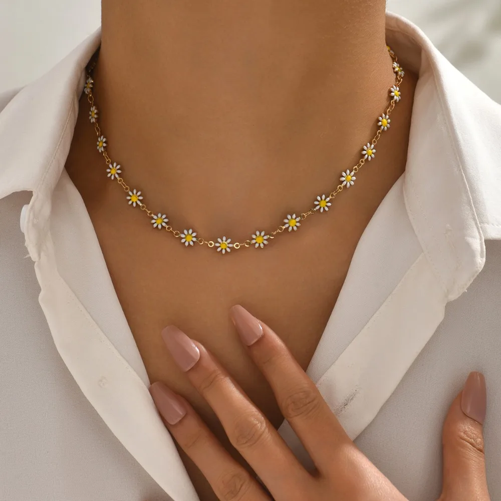 Pendant Flower Daisy Clavicle Chain Necklace Jewelry Decoration Ladies Cute Daisy Neck Chain Alloy Flower Girl's Neck Chain