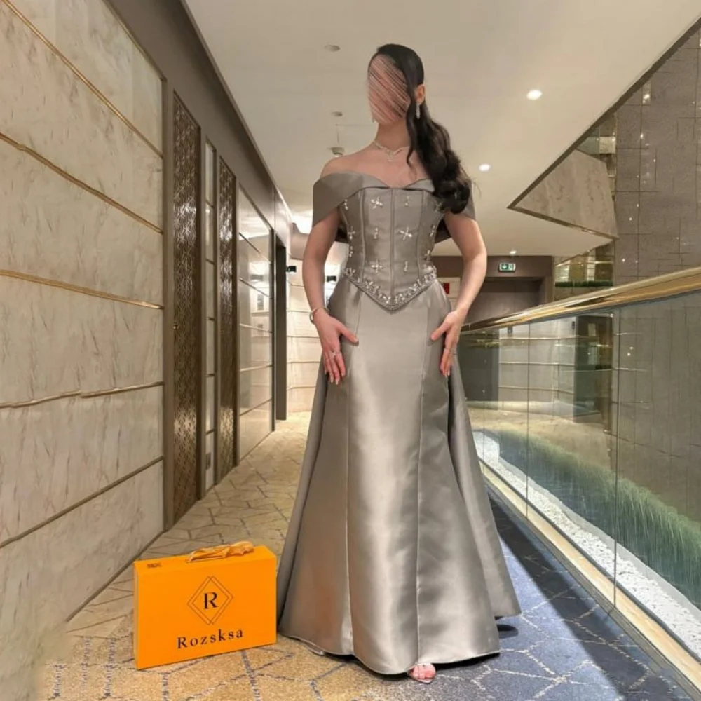 

Fashionable Romantic Prom Dress Charming Off The Shoulder evening dresses Floor Length Beading Red Carpet Dress luxury 2025