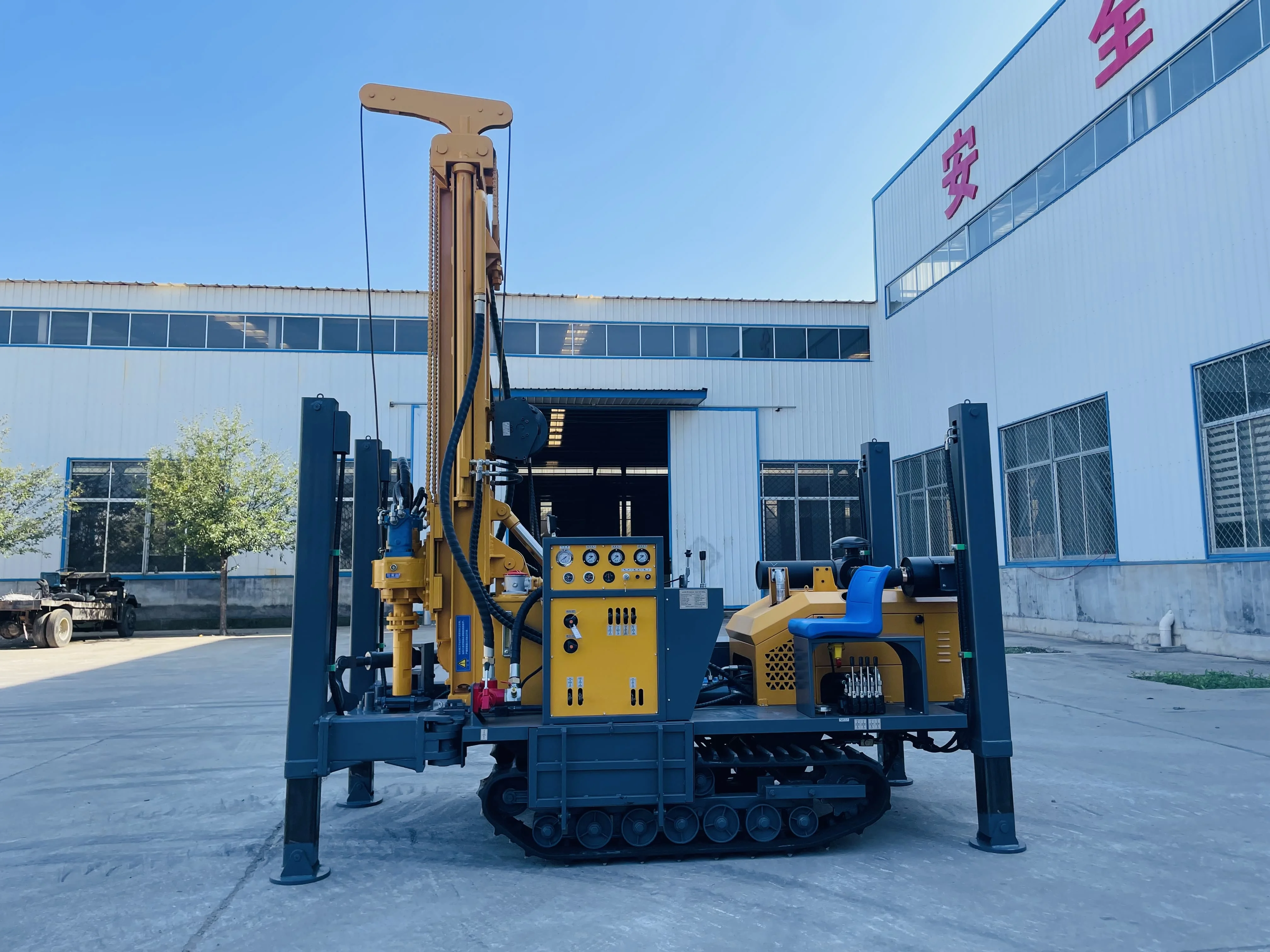 The 100-1000 m deep water well drilling package includes core sampling and fishing tools