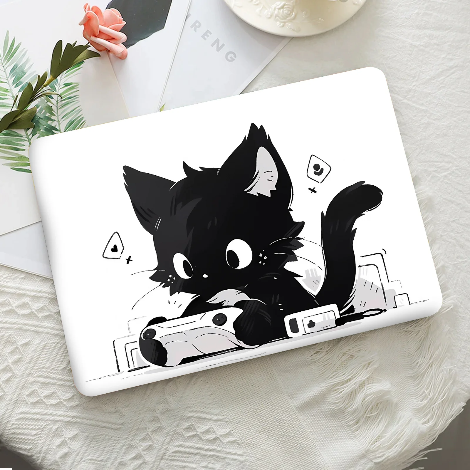 

2 наклейки для ноутбуков с кошачьей тематикой для ноутбуков 12-15,6 дюймов, устойчивые к царапинам, цветные, многоразовые, матовая поверхность, материал ПВХ, самоклеящиеся.