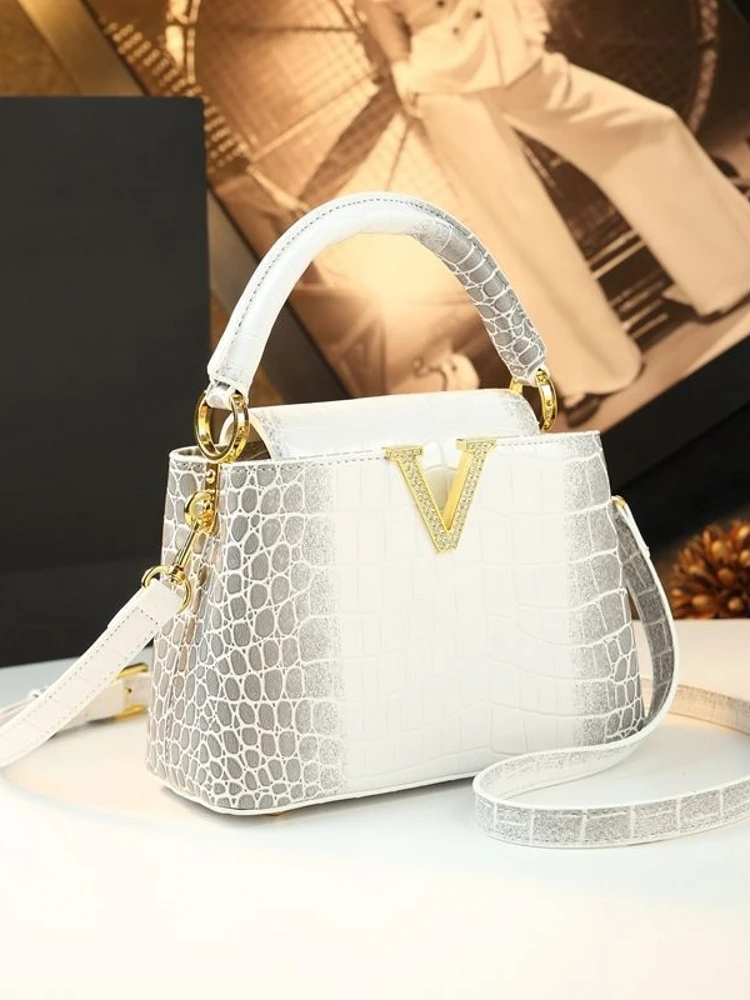 Fashionable Crocodile Pattern Leather Handbag Single Shoulder Bag Women's Bucket Bag 2026 New Style Trendy Crossbody Bag