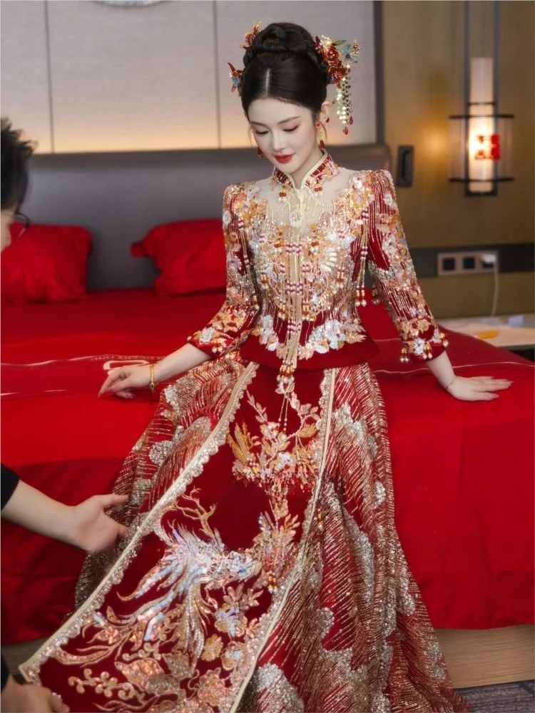 

Heavy Industry Luxury's new Chinese-style wedding dress the dragon and phoenix gown toasting attire