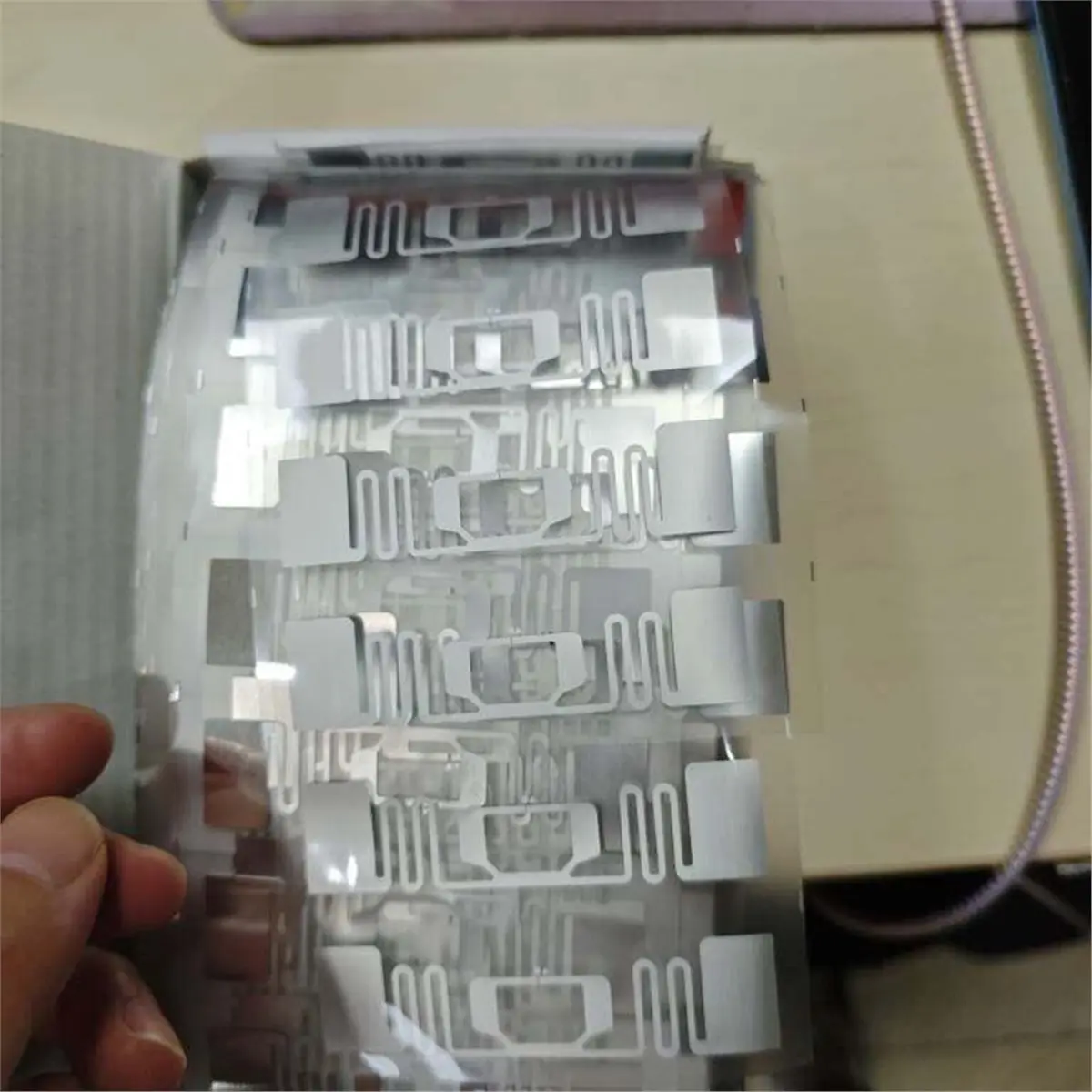 100Pcs UHF RFID Tag 860-960MHz Long Range for UCODE 9 Chip RFID Sticker ISO18000 6C, Dry Inlay