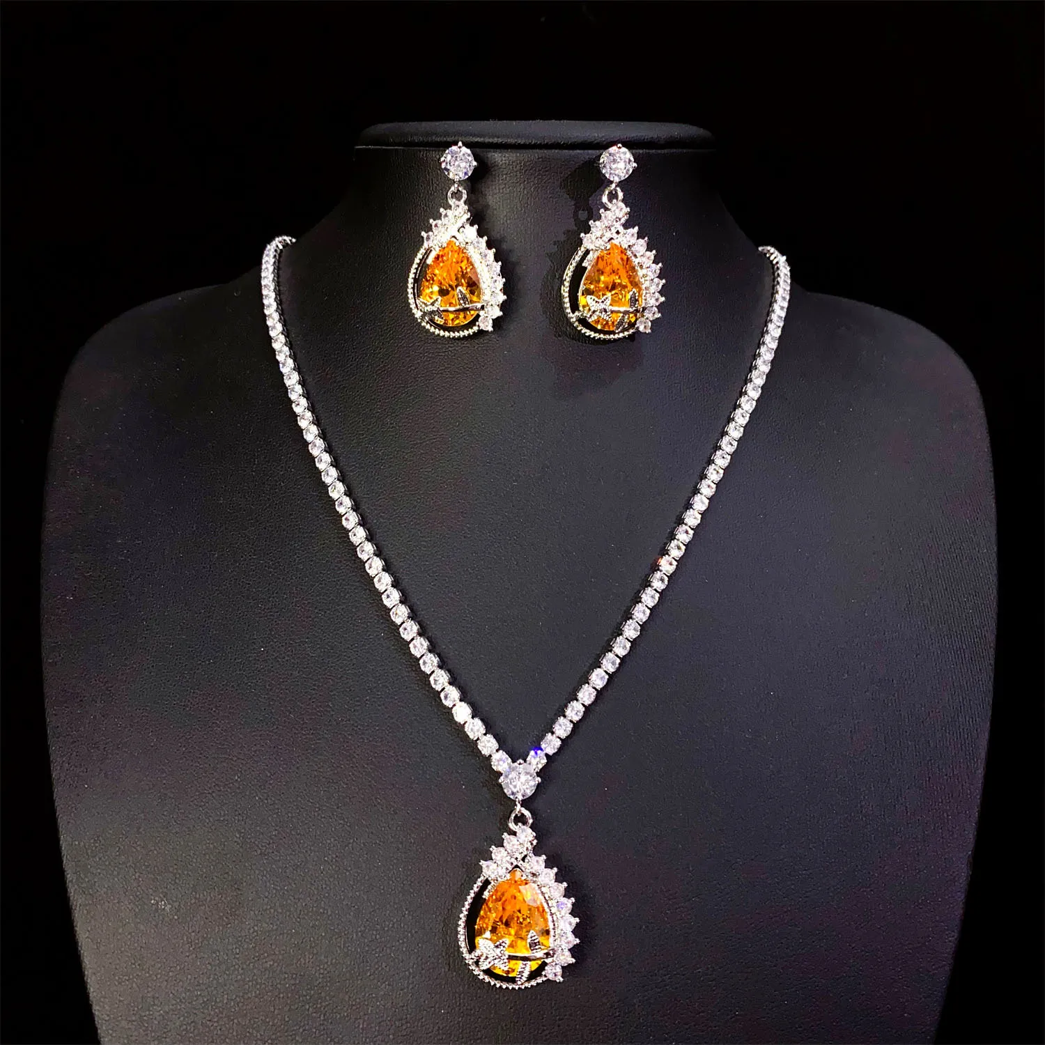 

2025 New Bright Yellow Water Drop Everyday Necklace Earrings Women's Dress Jewelry Set of 2 Suitable for Prom Wedding Gift M-775