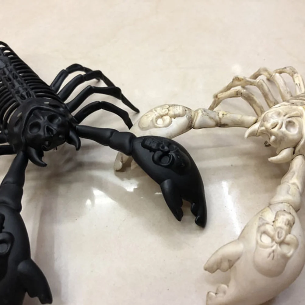 

1PC Plastic Realistic Bugs Fake Insects Simulation Scorpion for Halloween Party Favors and Decoration (Black)
