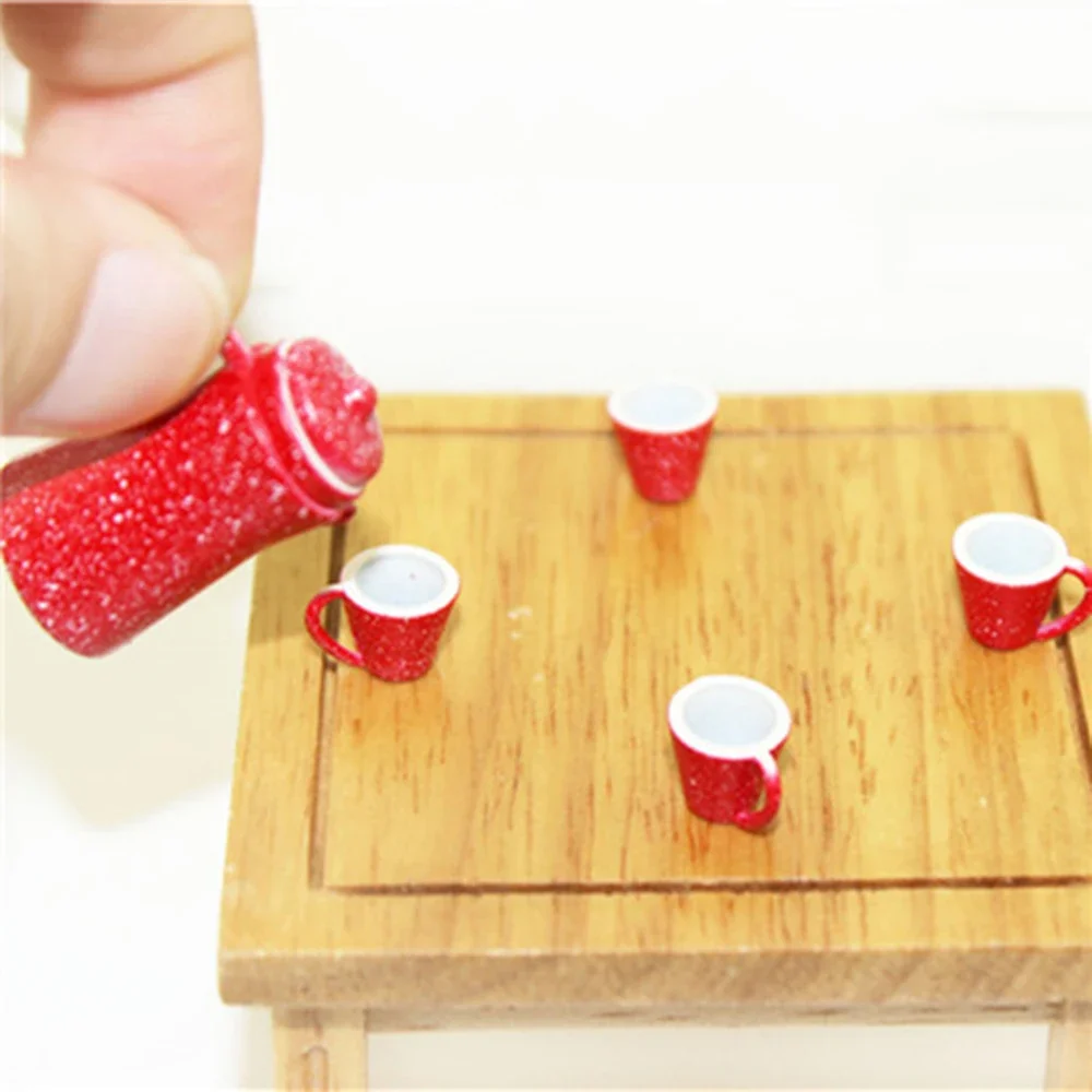 1/12 Poppenhuis Miniatuur Metalen Rode Ketel met Cup Mini Thee Set Model Speelgoed voor Poppenhuis Accessoires Decoratie ob11 bjd