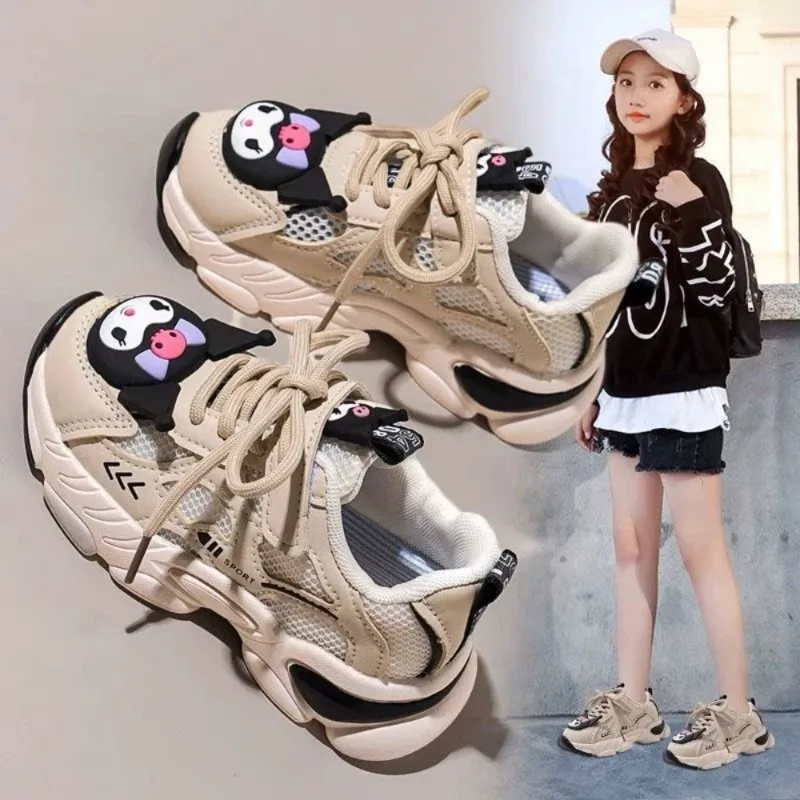 

Kuromi для девочек и мальчиков Kawaii Sanrio, повседневные кроссовки с подвеской в стиле аниме, детская сетчатая обувь с милыми героями мультфильмов, дышащие подарки для детей