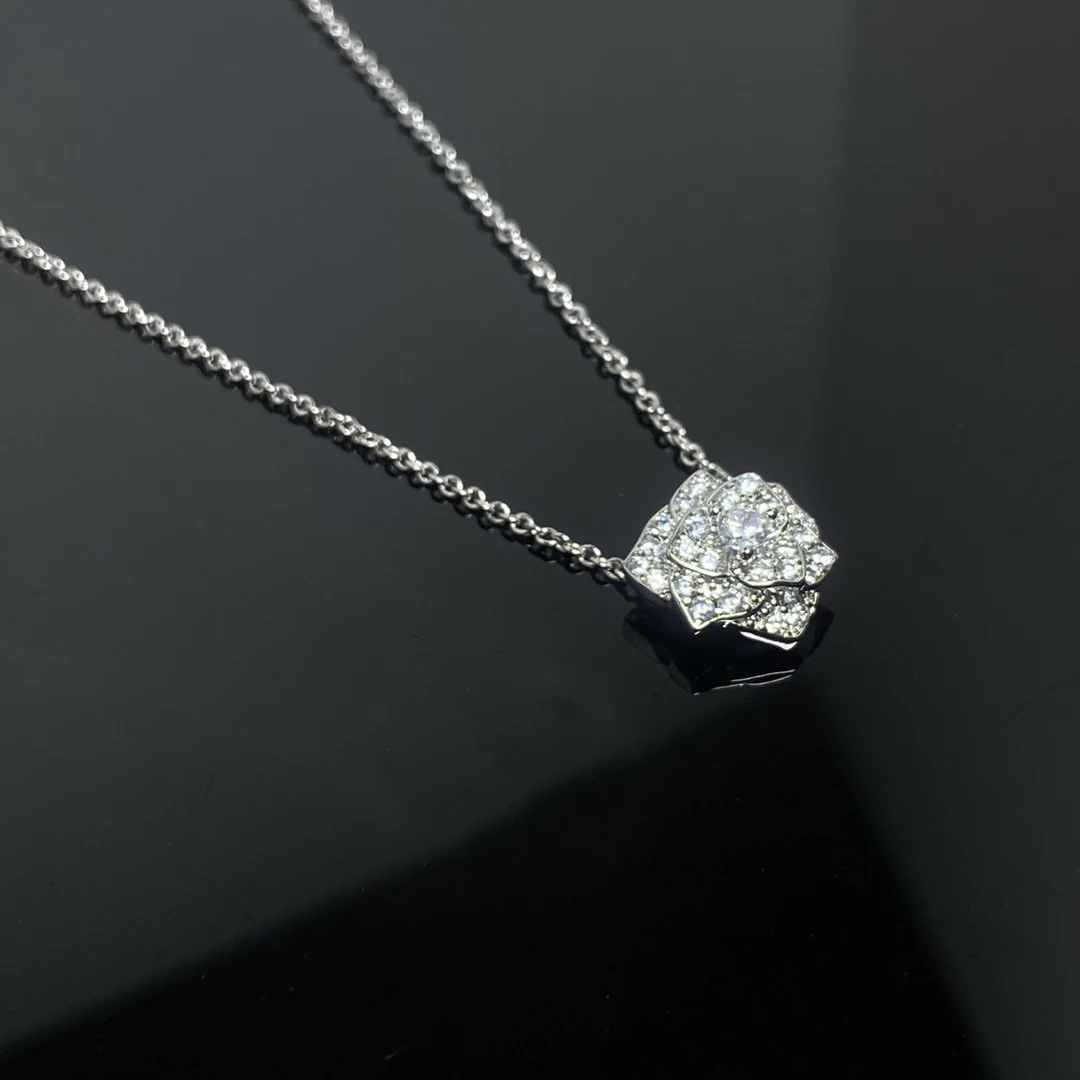 Women's Electroplated 18K Gold Full Diamond Camellia Flower Necklace And Earrings  Elegant Jewelry Gift