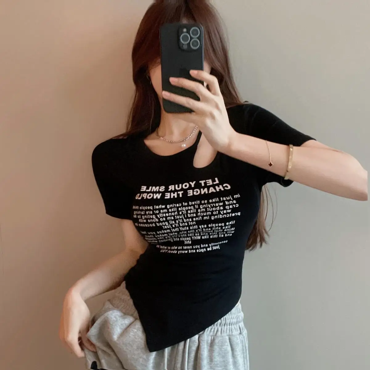 Ropa Irregular ajustada para mujer, Tops sexys con letras estampadas, jerséis de manga corta para mujer, camisetas caladas 2024