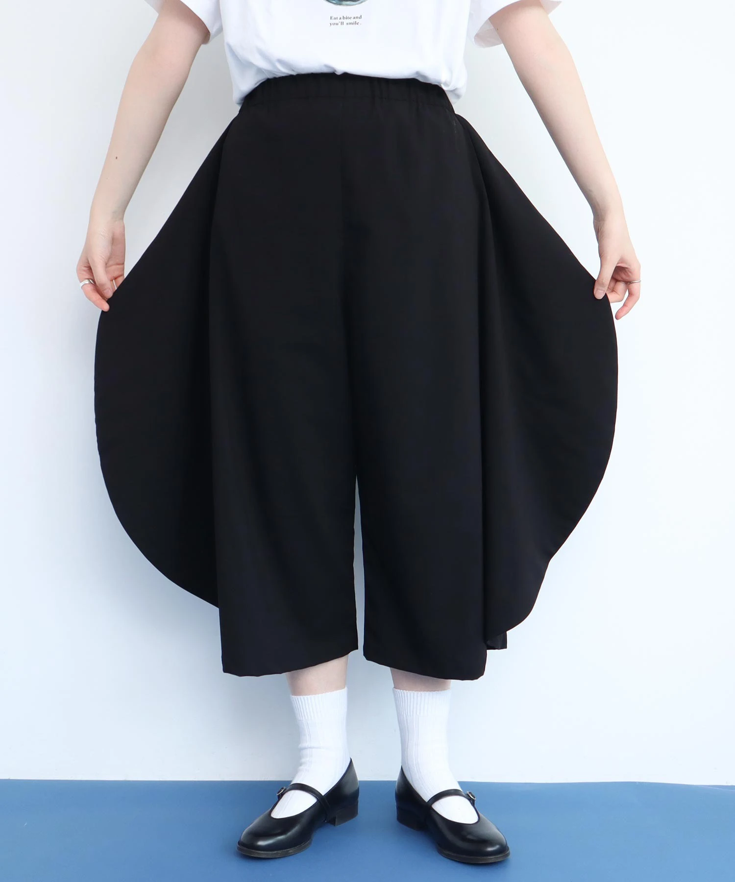 

Classic Drapey round Disk Pants High Waist Lantern Pants Loose Fit Commute Style Autumn 2025 Fashion Elements Pockets
