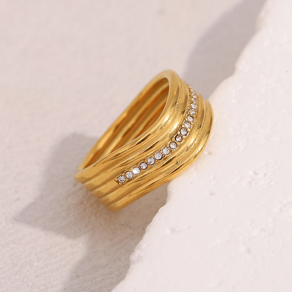 E.B.belle 18K مطلية بالذهب متعدد الطبقات الملتوية حجر الراين خاتم الفولاذ المقاوم للصدأ خمر نمط حفل زفاف عيد ميلاد مجوهرات