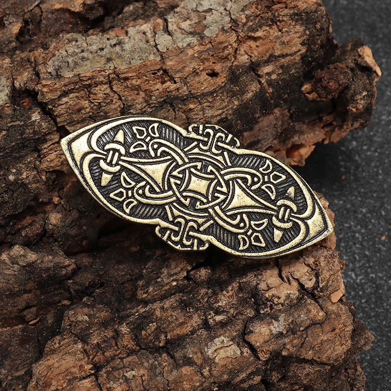 Personalized Creative Men's Brooch Cape Pin Odin's Knot Pattern Gothic Punk Party Favor Brooch for Men