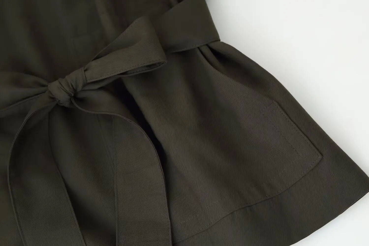 2025, neuer modischer Damen-Mantel, einfarbig, lockerer Mantel mit Taillestrohhalm, eleganter Mantel mit Langarm-Kragen, Gürteltasche, Herbst C