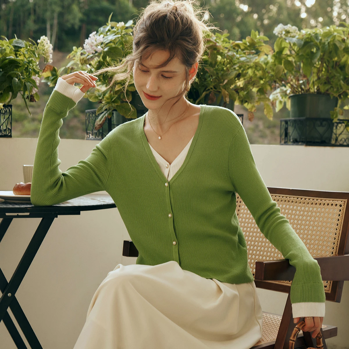 OLrain Damen-Strickjacke, 2025, Herbst, neue Mock-Zweiteiler-Pullover, Kontrast, V-Ausschnitt, lange Ärmel, weibliche Kleidung, O23QZ82813