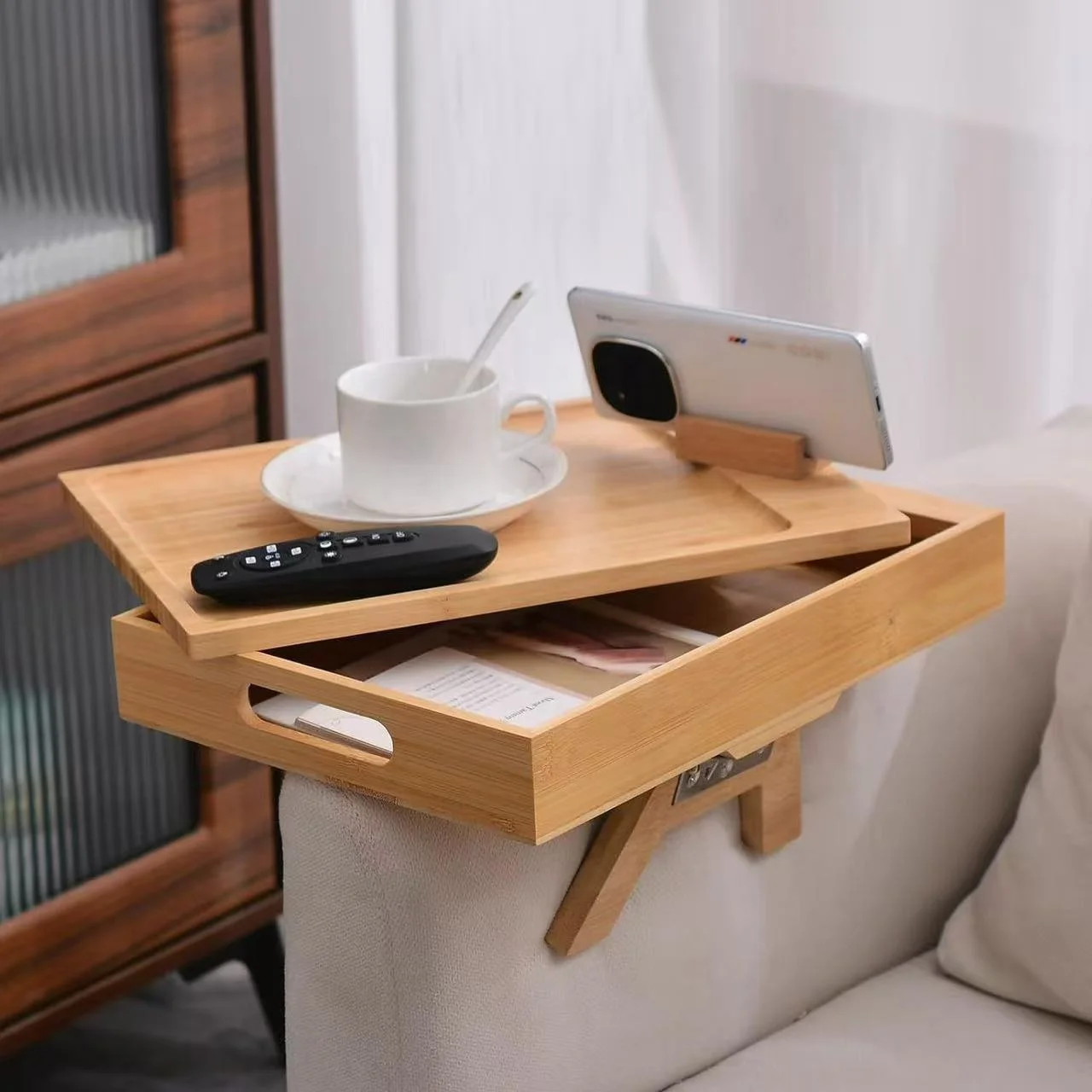 

New Design Eco-Friendly Bamboo Foldable Sofa Arm Tray Table with 360 Swivel Phone/Tablet Stand and Holder for Bathroom Use
