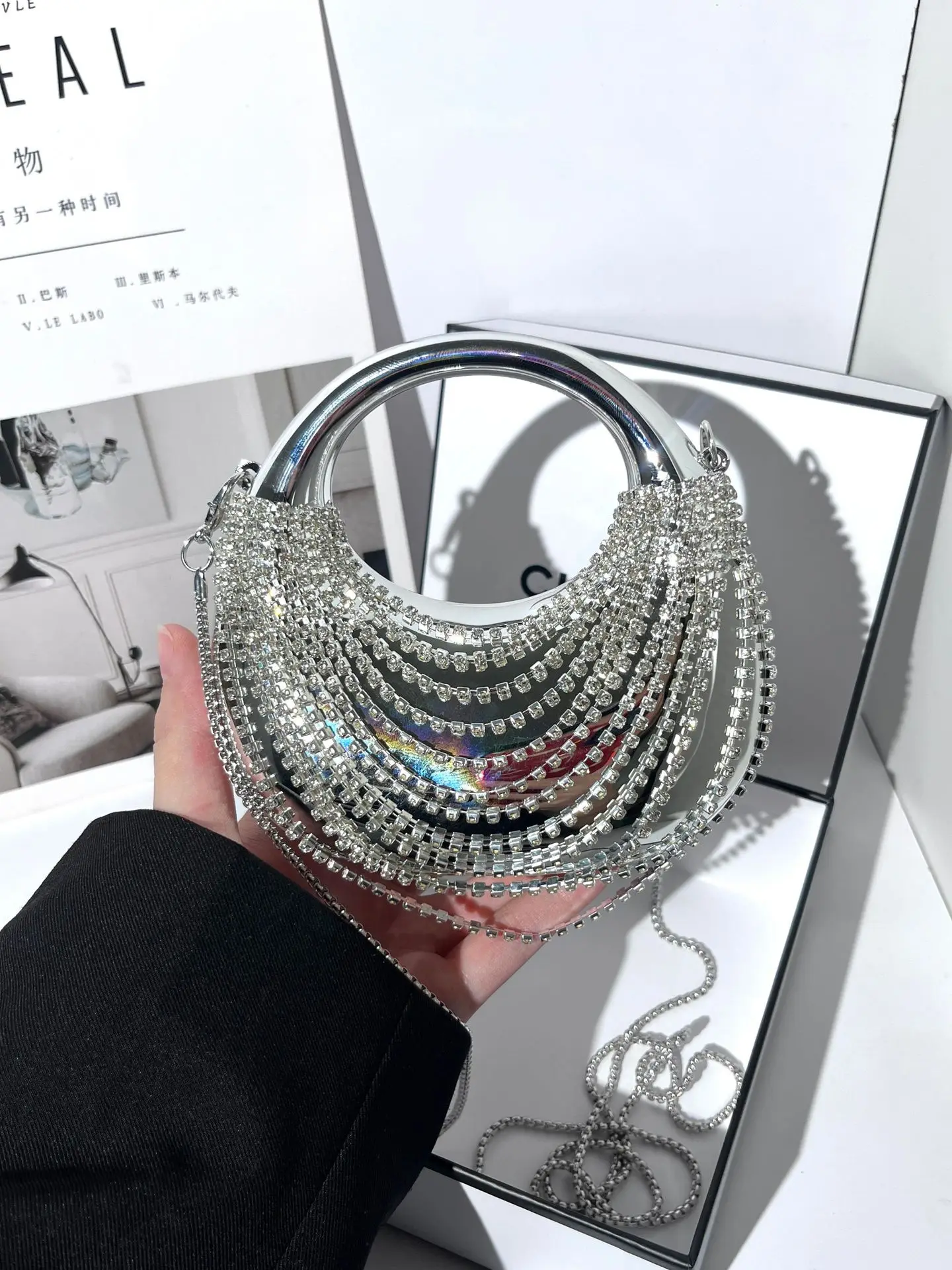 Diamantbesetzte Abendtasche Luxus-Designer-Schultertaschen Lustige Form Party Hochzeit Acryl Glänzende Clutch-Tasche – Detail 16