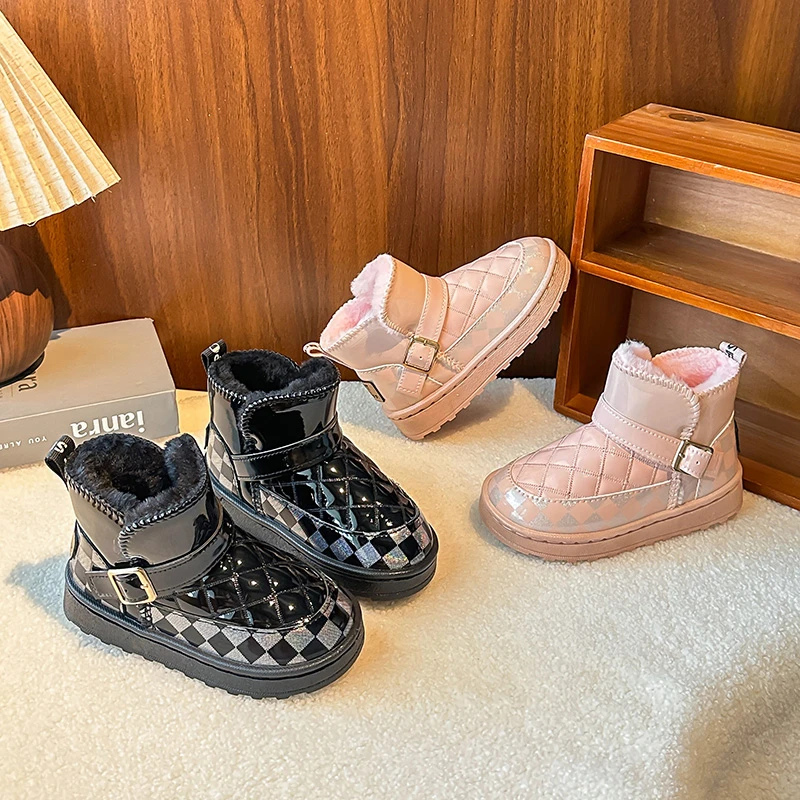 

Плюшевые сапоги для девочек на толстом меху, детские короткие сапоги с круглым носком, модные универсальные зимние ботильоны 2025 года, новые детские ботильоны с мягкой подошвой