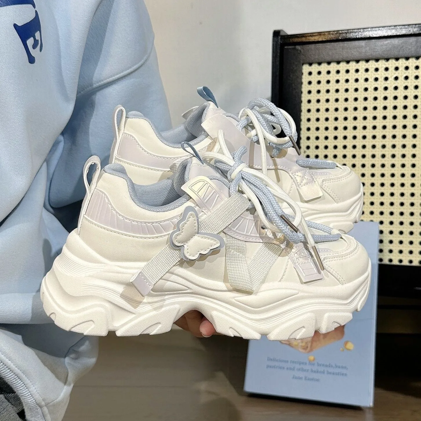 2026 Frühling Herbst Neue Damenmode Atmungsaktive Ultraleichte Dad-Sneaker im Butterfly-Stil mit dicker Sohle und erhöhtem Absatz – Detail 5