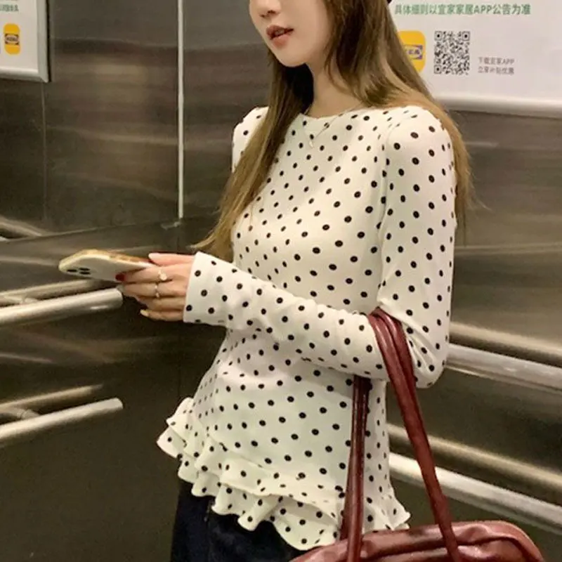 Doce bolinhas manga longa camisetas primavera outono elegante dobras emendadas roupas femininas casual em torno do pescoço básico fino pullovers