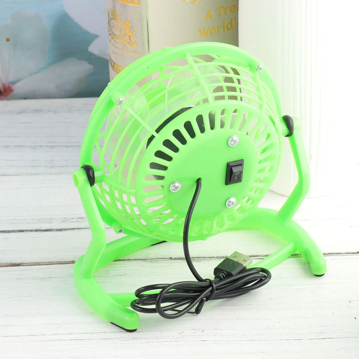 Ventilador de mano de escritorio verde pequeño ultrasilencioso, miniventilador USB portátil ligero, viento Natural recargable para la siesta en el trabajo en el hogar