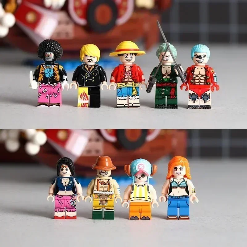One Piece 1484 elementy + 9 lalek Thousand Sunny Statek Klocki Piracki Zestaw Zabawek dla Dzieci Prezent na Boże Narodzenie