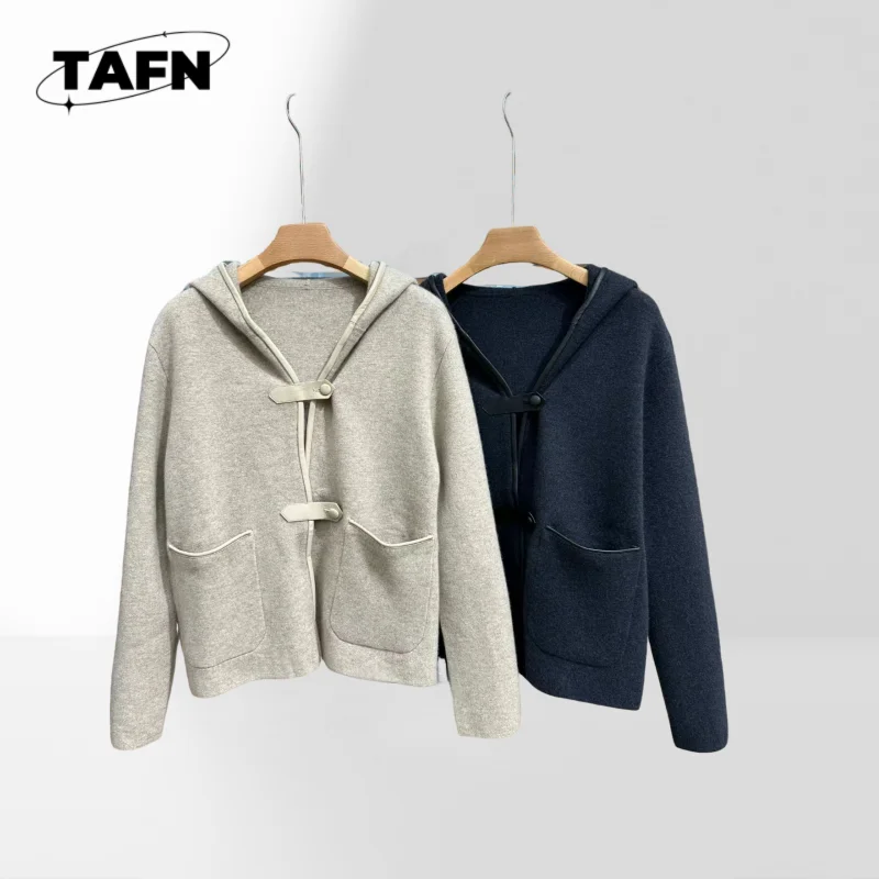 

Comfortable Down Vest for Women for Cold Weather Fashion Winter Ready Fashionable Puffer Vest for Women AJ1808