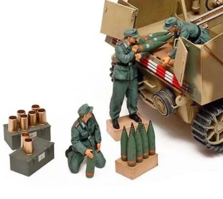 1/35 Scale Resin Figure Model Kit History Military Wild Bee Self-Propelled Artillery Group and Shell Unassembled and Unpainted