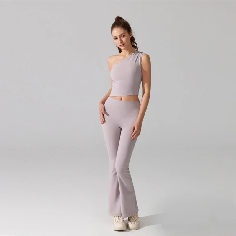 طقم يوجا للياقة البدنية مكون من قطعتين للسيدات بلون سادة بدلة رياضية ناعمة قابلة للتنفس سريعة الجفاف ملابس رياضية نسائية