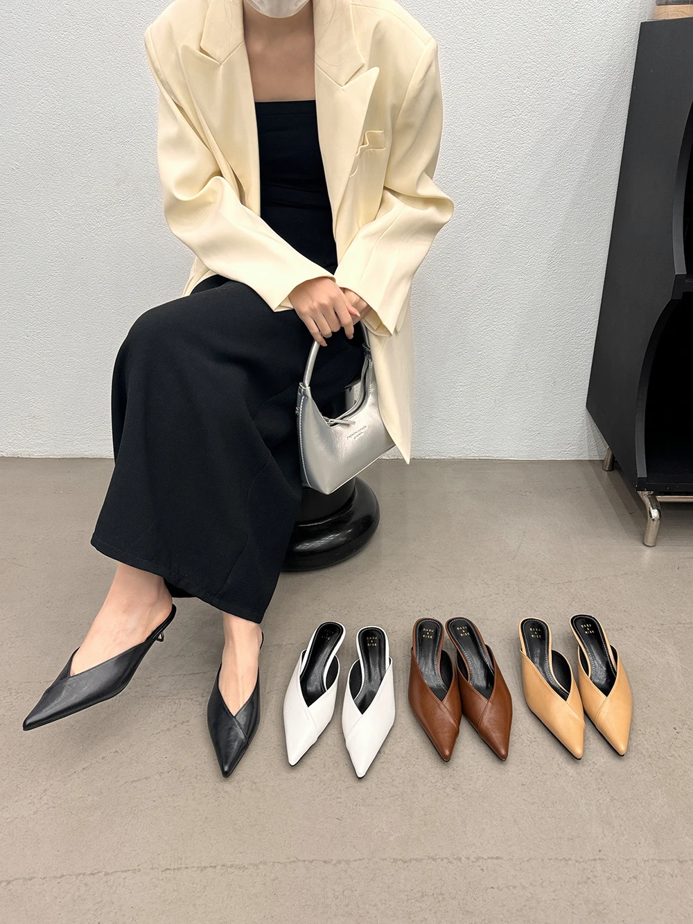 Fashion Women Slides Slippers Black White Red Yellow Casual Dress Shoes Thin Mid Heels Slip On Fashion Slides Mules Shoes 35-39