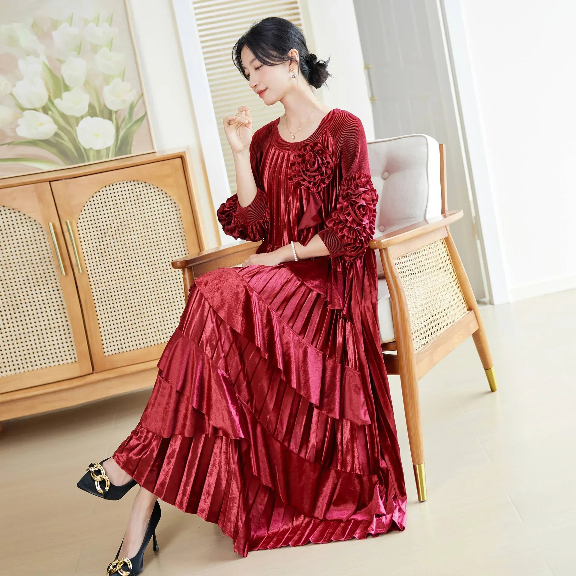 Miyake Pleated Noble Broad Lady Luxury Velvet Dress Mother Autumn Winter New Red Long Skirt High-end Large Size Wedding Dresses