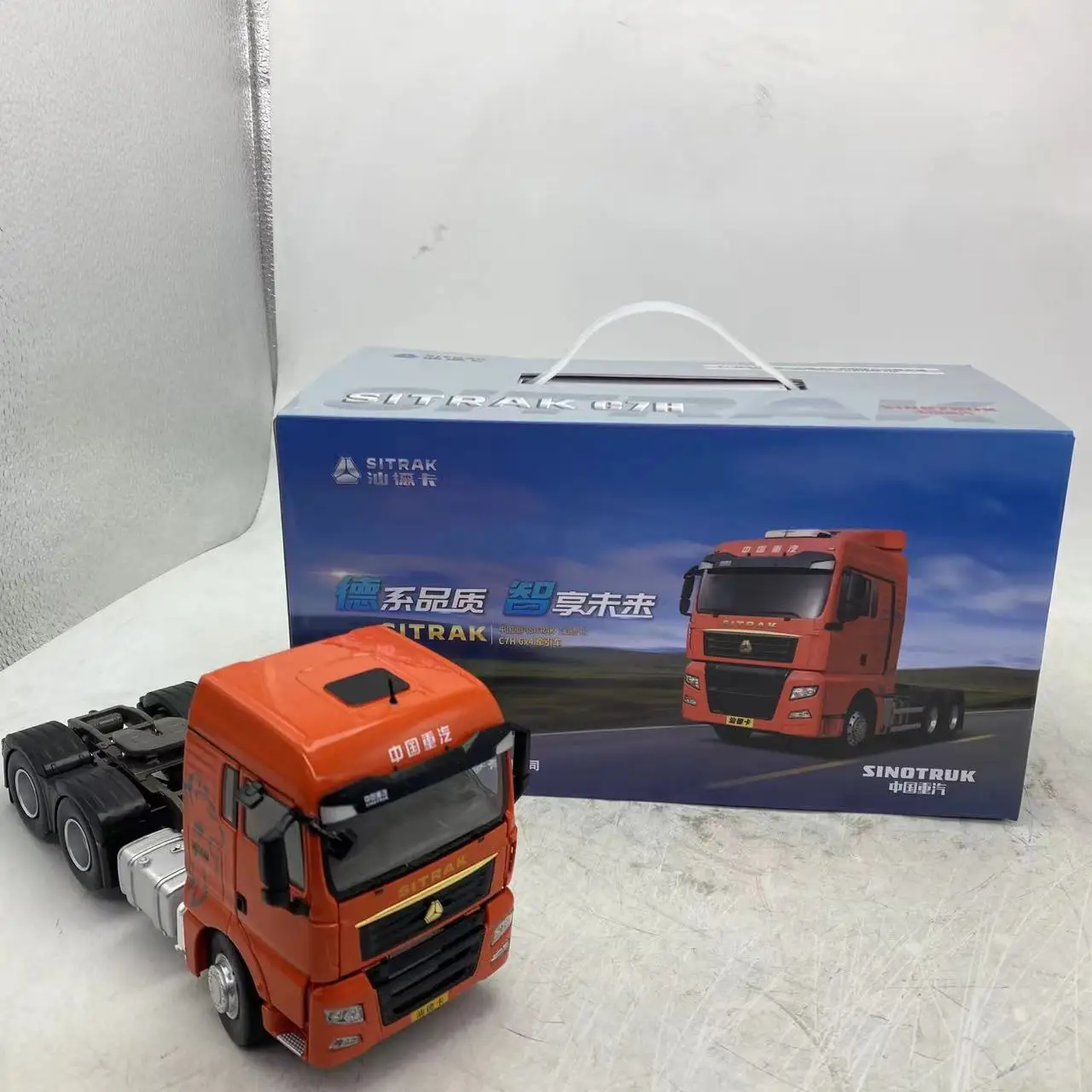 Truck Model 1:36 Alloy Car Model CNHTC SINOTRUK SITRAK C7H Tractor Trailer