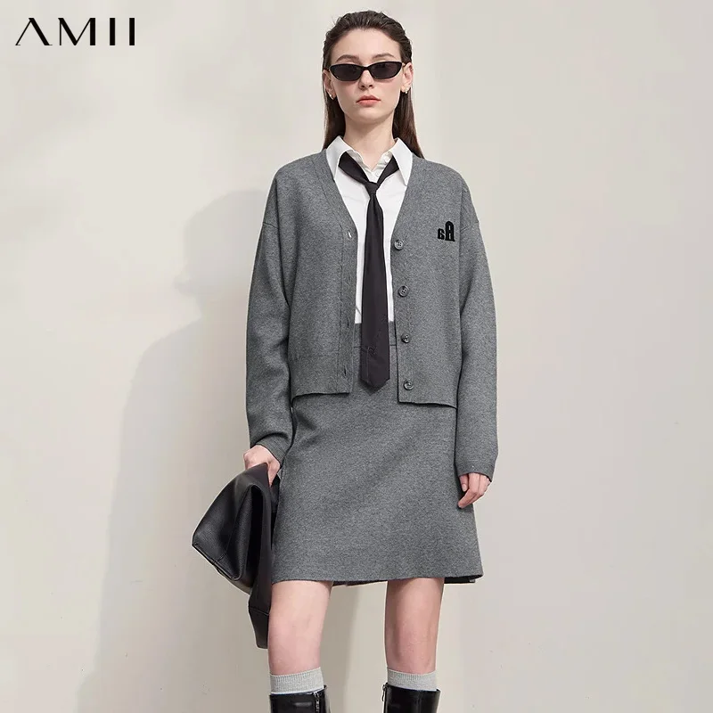 AMII suéter 2025 Otoño Invierno señora nueva cárdigan con cuello en V tejido manga larga cárdigan Mini faldas ropa Casual de mujer 12523114