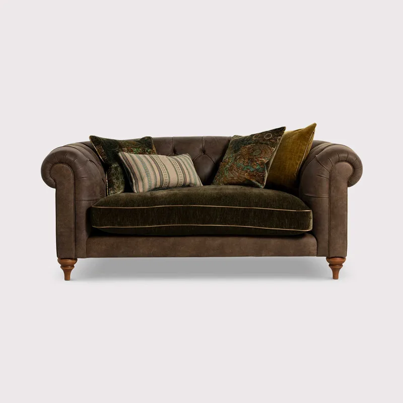 Тканевый диван с французской пряжкой