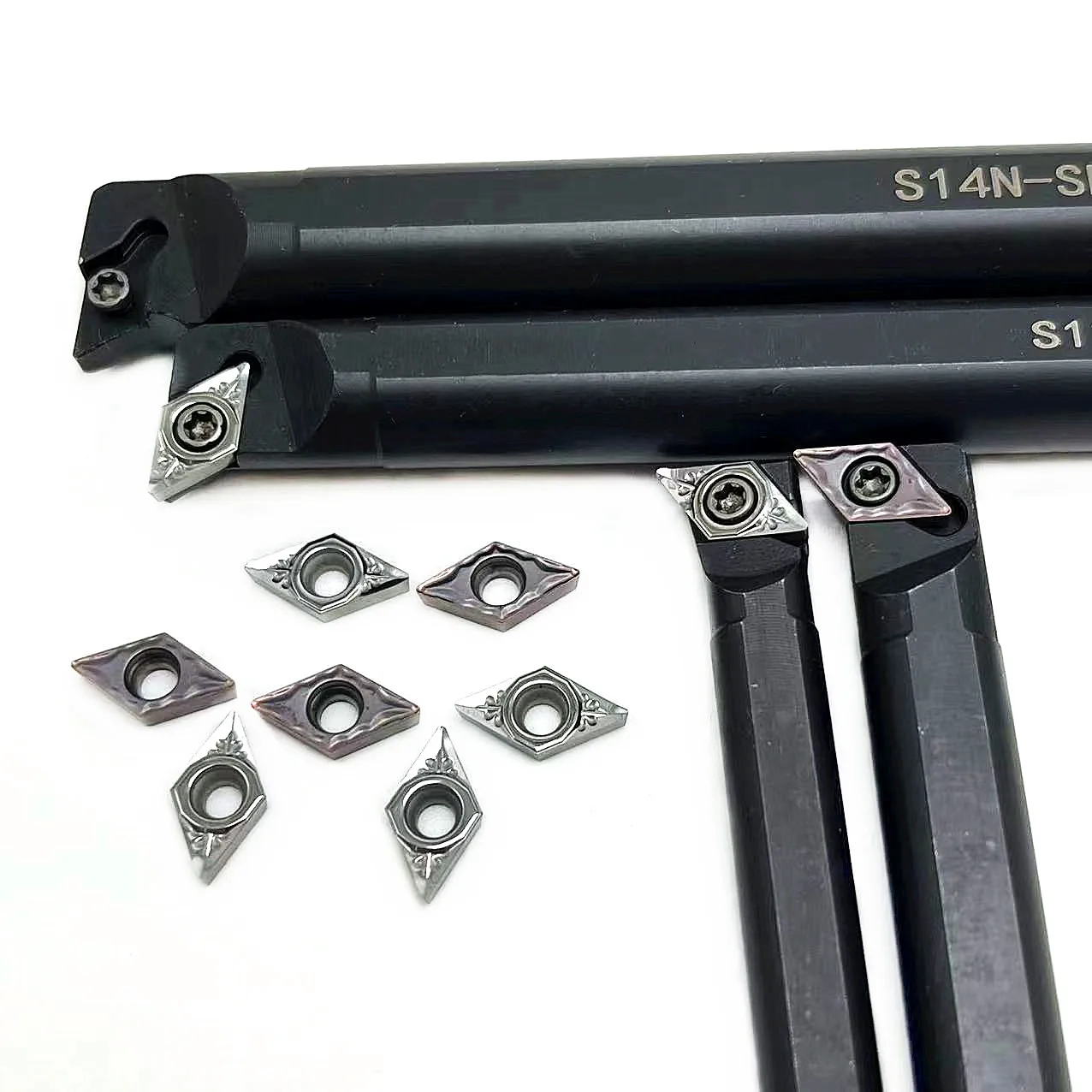 S08K sdurr07 S10K sdurr07 S12M sdurr07 S16Q sdurr07 il resto dello strumento interno viene utilizzato per lo strumento di tornitura CNC con inserto in metallo duro DCMT070204
