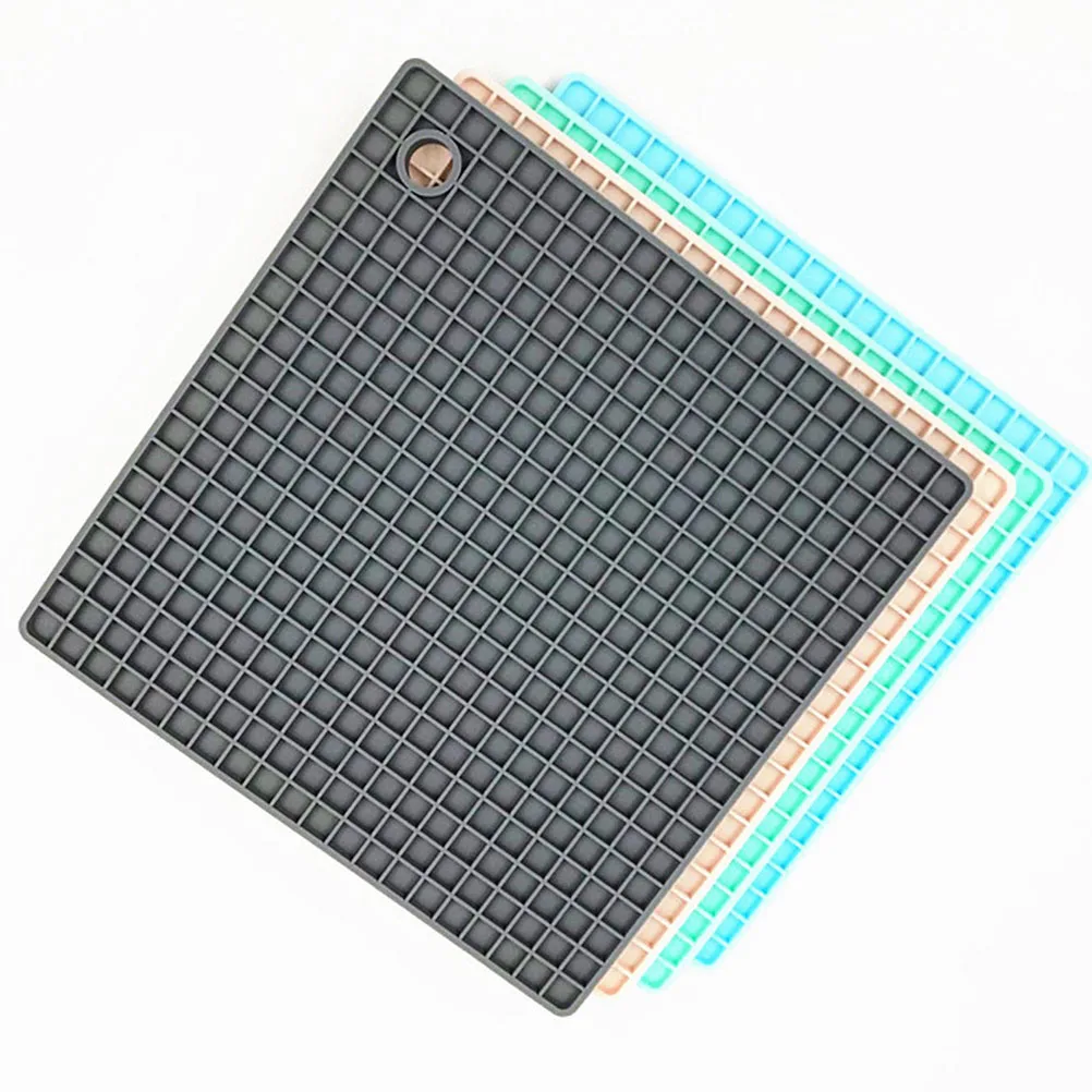 

2pcs Silicone Coasters Heat Insulation Placemat Cup Mat Table Protector Grid Design Use 12.5x12.5cm