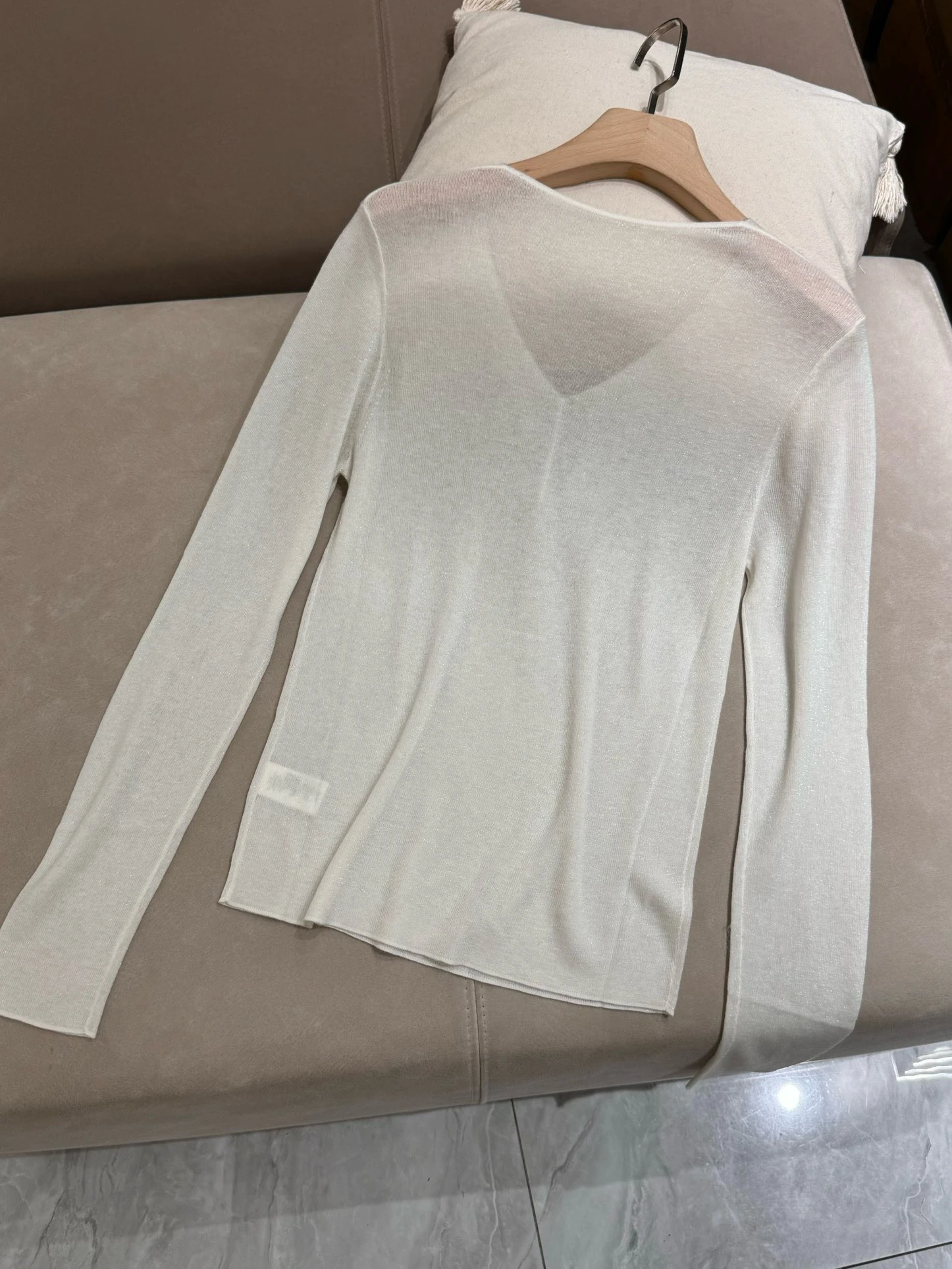 Autumn Winter 2024 Women\'s Shining Bead Wool V-neck Bottoming Sweater Knitted Lightweight Pullover Top