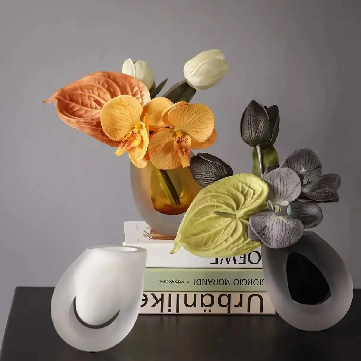 Nordic Modern Blown Thick Bottom Small Mouth Colorful Mini Decoration Wide Mouth Dinner Desktop Hydroponics Black and White Vase