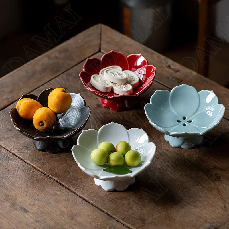 

Simplicity Ceramic Storage Tray Restaurant Desktop Dessert Plates Living Room Flower Shape Fruit Organizer Home Decoration