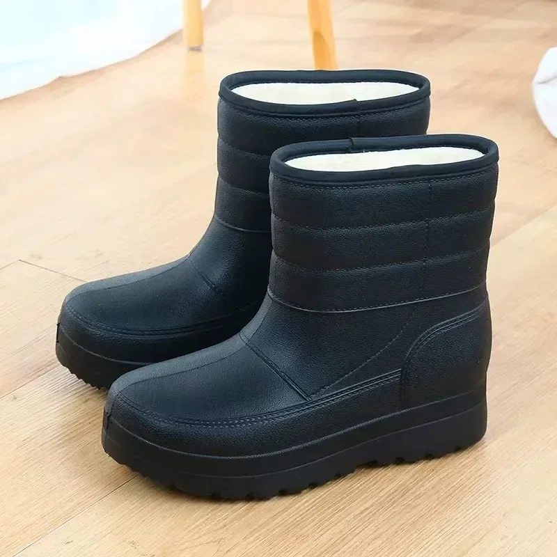 Hiver nouveaux hommes bottes de neige en peluche EVA imperméable chaussures de travail décontractées chaussures de pluie haut chaud et confortable chaussures en coton 2025