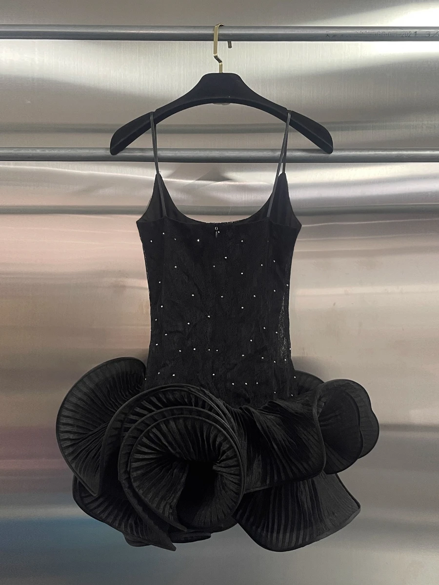 CHICEVER Black Spliced 3D Folds Temperament Dress Female O Neck Sleeveless Slimming Light Luxury Women's Dresses Fashion Style