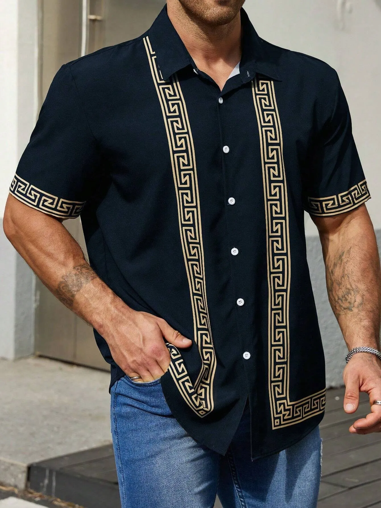 The new men's short-sleeved shirt for summer 2025 is breathable lightweight casual and fashionable with 3D printing