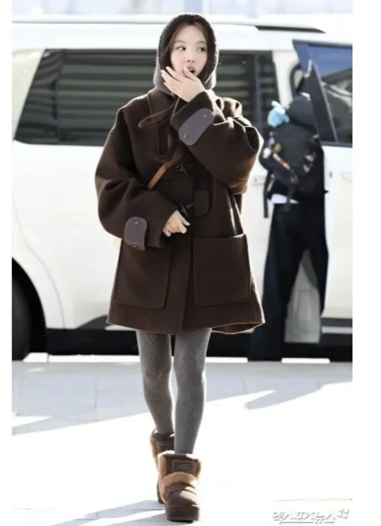 

Модное ретро-пальто из шерсти для женщин с пуговицами из рога, прямого кроя, с завышенной талией, в корейском стиле, для повседневной носки, теплое, с длинными рукавами