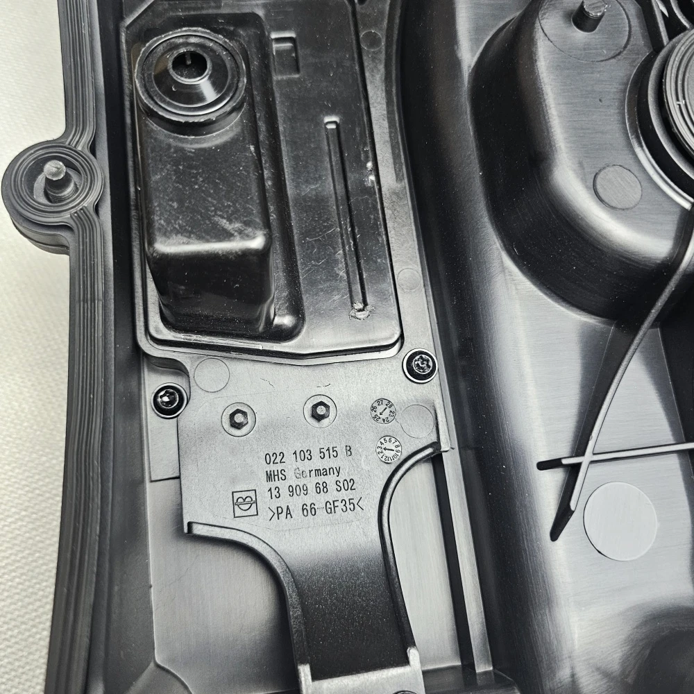 Engine Valve Cover with Bolts&Seal 03H103429L,03H103429B/H/C/D For AUDI Q7 2006-10,VW EOS,Passat B6/B7,Phaeton,Touareg 3.6V6 FSI