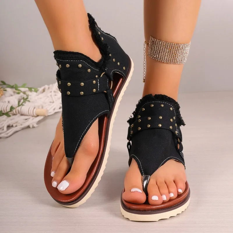 Europe and  States Foreign Trade Large Size Rivet Leisure Fish Mouth Shoes Pinch Toe Flat Bag with Road Toe Sandals Roman Shoes