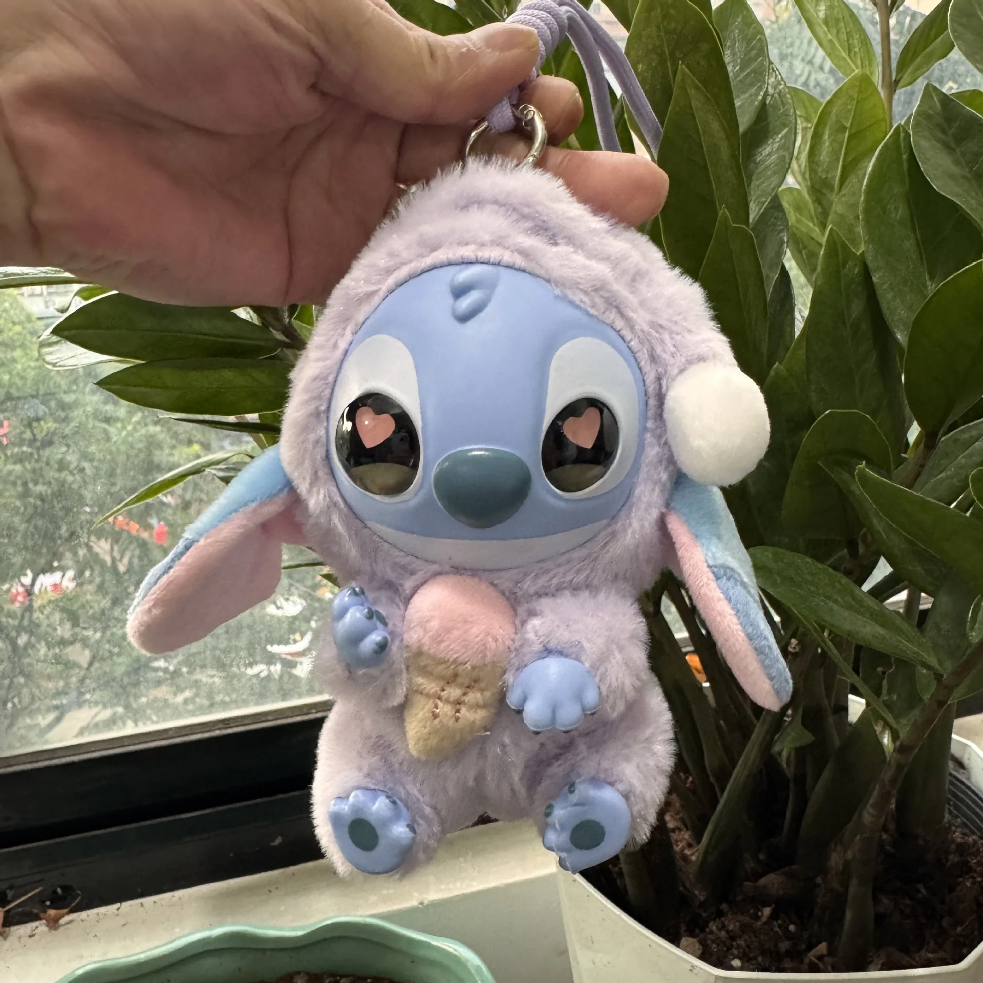 

1pcsof cute dolls tide play dolls schoolbag mobile phone accessories key chain batch