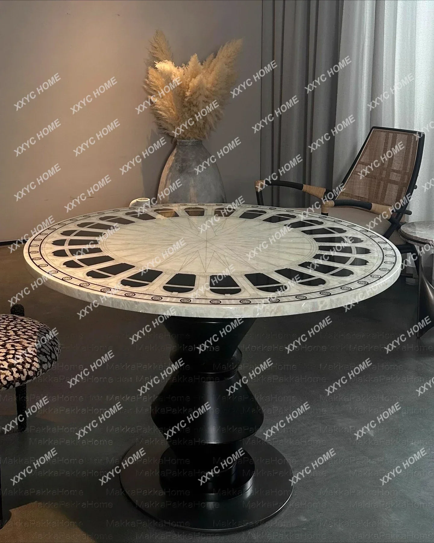 Creative shell round dining table, light luxury high-end solid wood dining table