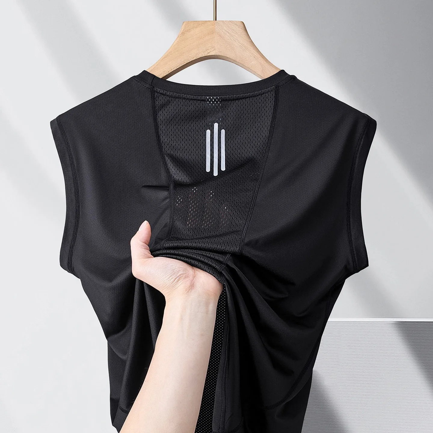 Summer thin casual shoulder quick drying clothes, running and fitness clothes, ice silk sports vest, men's sleeveless T-shirt