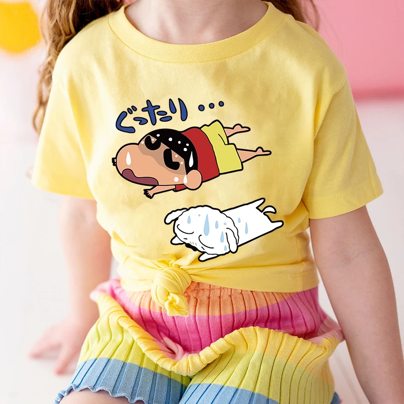 男の子と女の子のための半袖コットンTシャツ,クレヨンすねちゃんプリントの半袖Tシャツ,夏にぴったりのカジュアルトップ